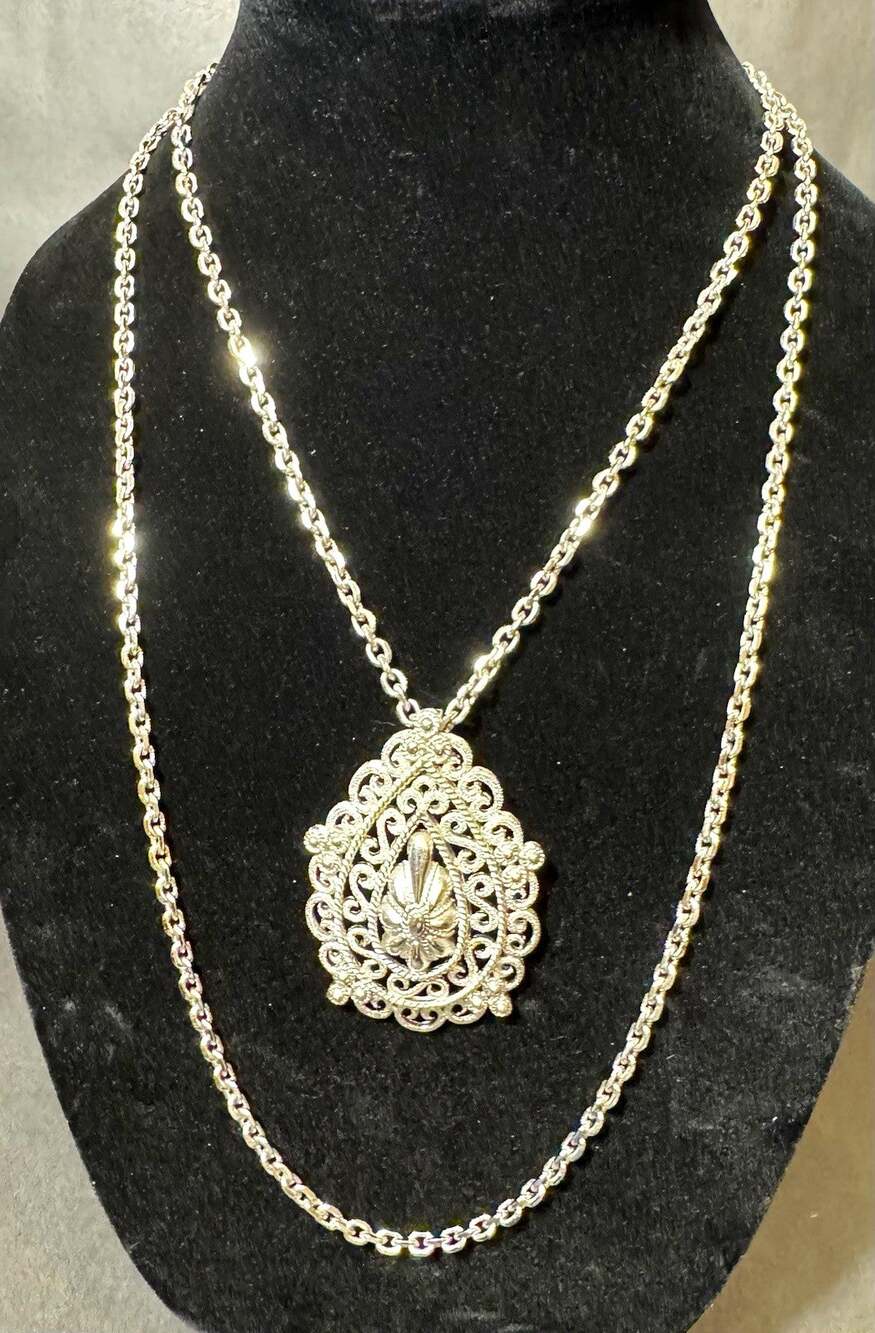 Vig Crown Trifari Silver Tone BookChain Texture Statement Teardrop Necklace 1960